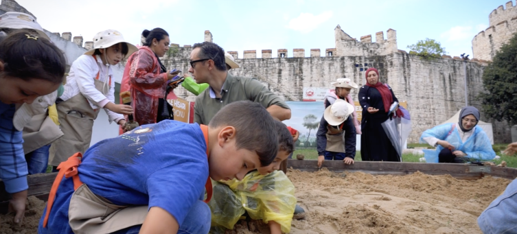 Yedikule Hisarı’nda çocuklara arkeoloji atölyesi